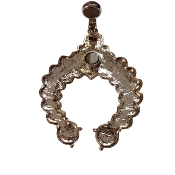 Horseshoe Magnetic Pendant NWOT - Picture 3 of 3